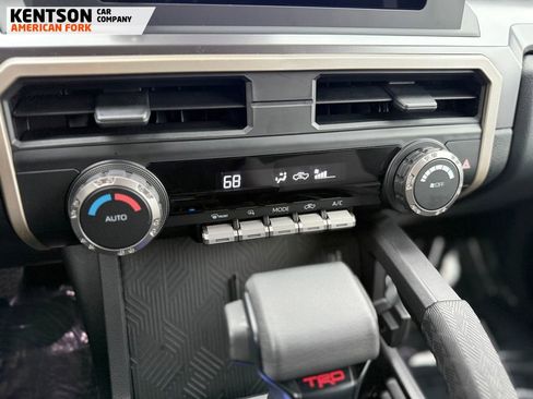 Used 2025 Toyota Tacoma TRD Off-Road image 27