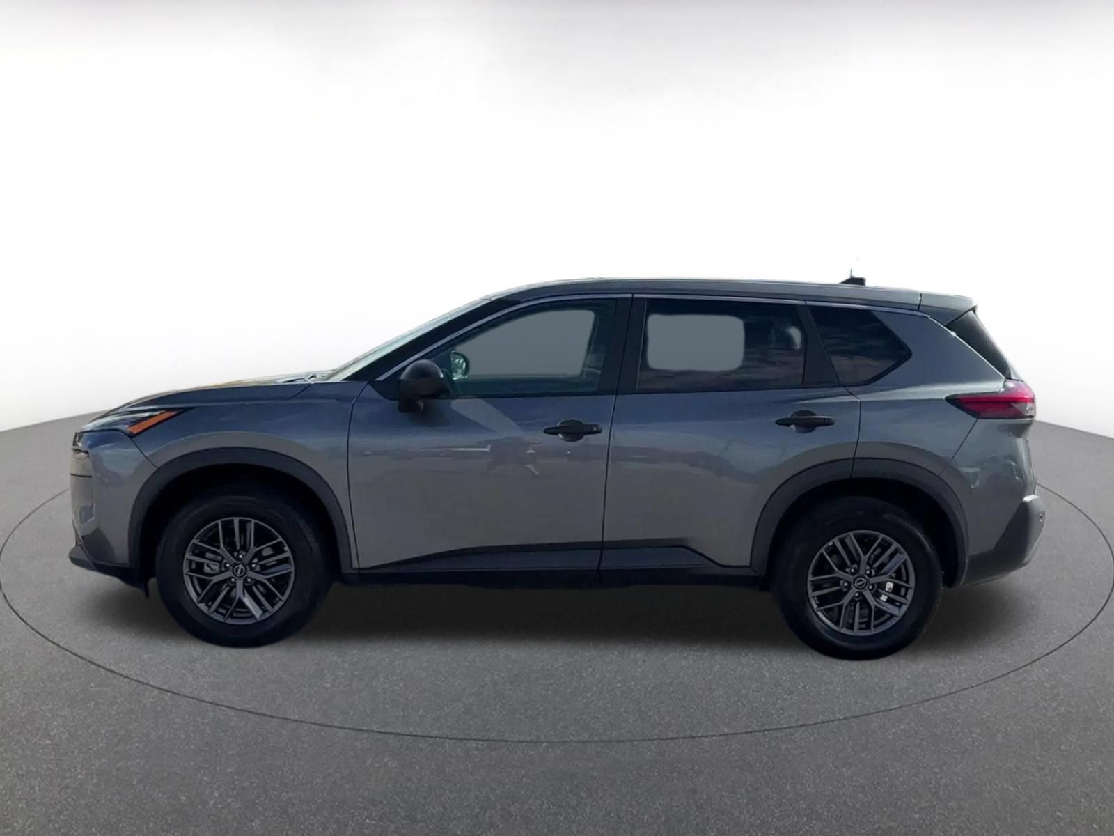 Used 2023 Nissan Rogue S AWD/4WD image 8