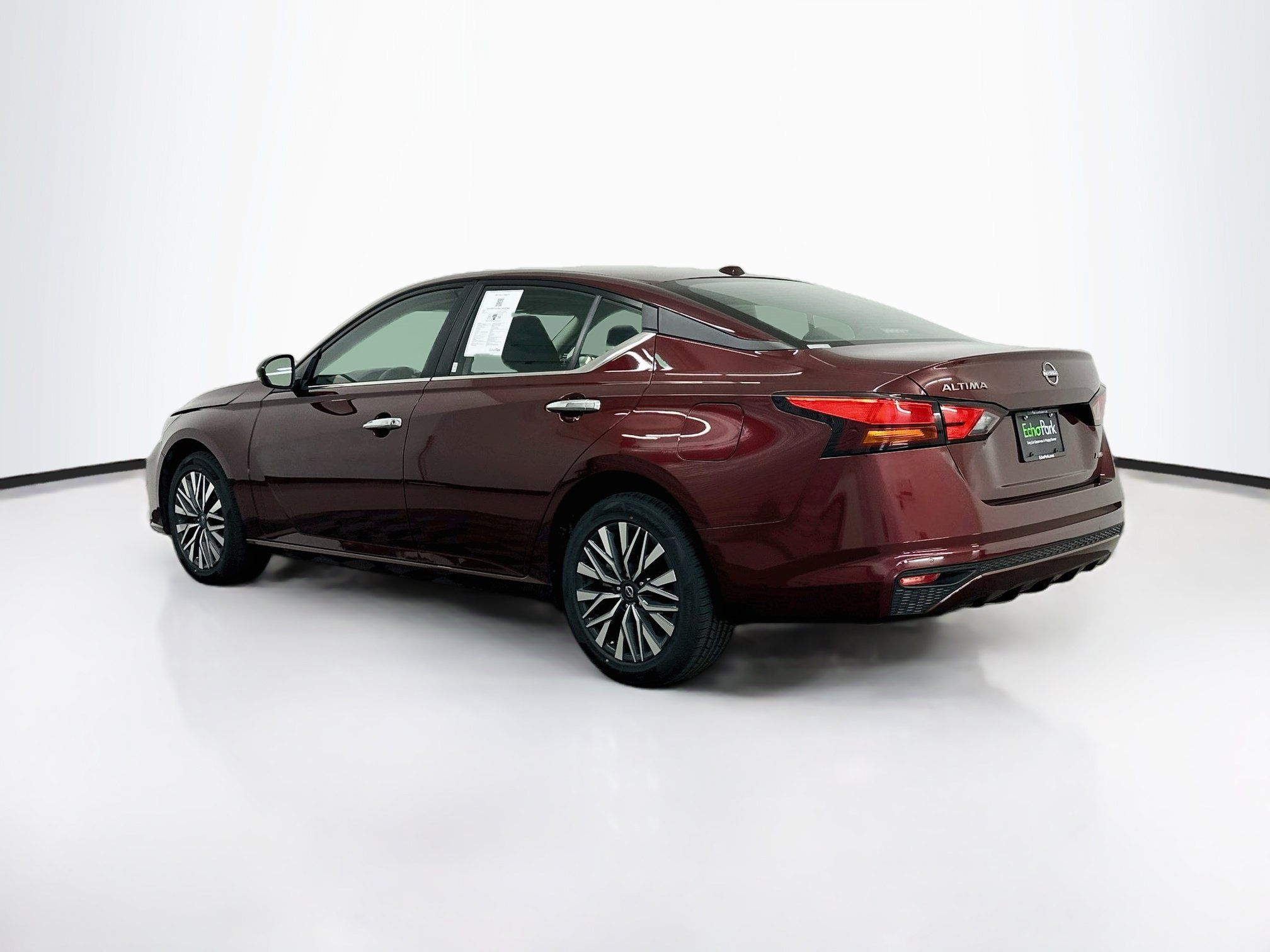 Used 2025 Nissan Altima 2.5 SV AWD/4WD image 5