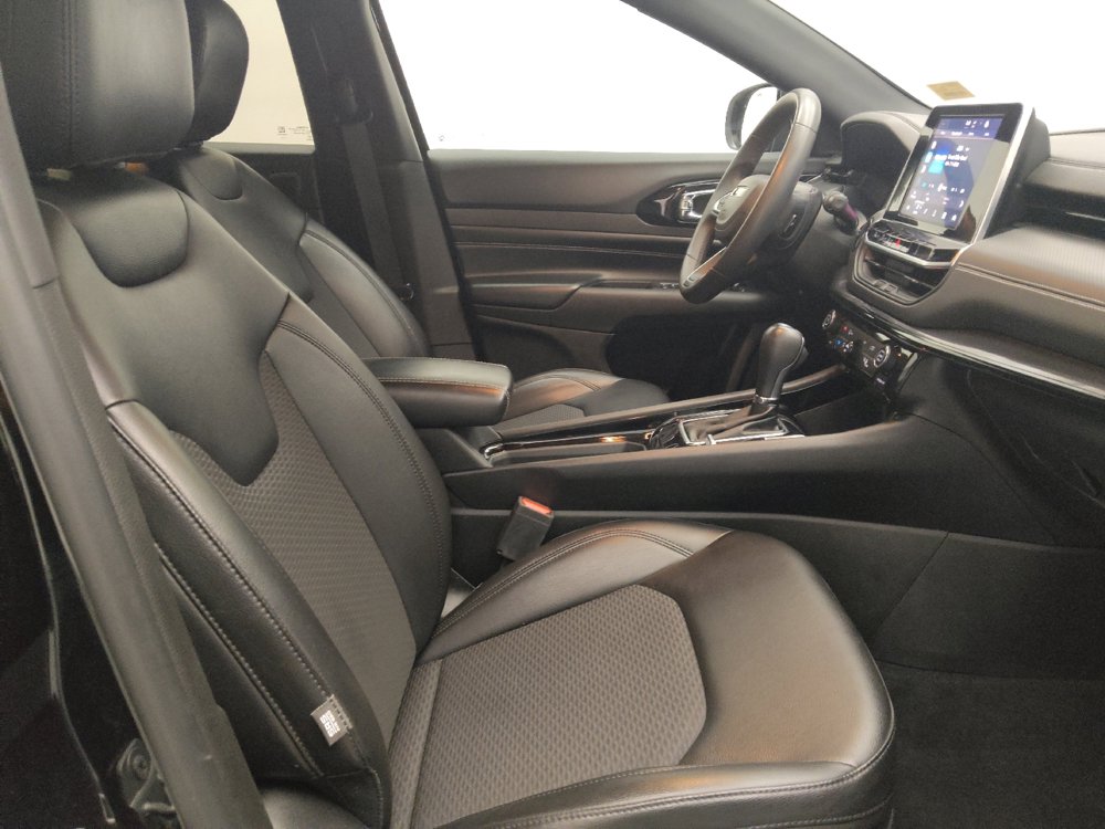 Used 2022 Jeep Compass Latitude w/ Sun and Sound Group AWD/4WD image 21