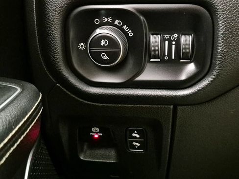 Used 2022 RAM 1500 Laramie AWD/4WD image 18