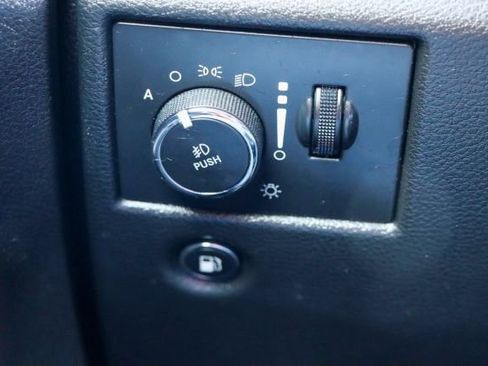 Used 2018 Jeep Grand Cherokee Limited image 31