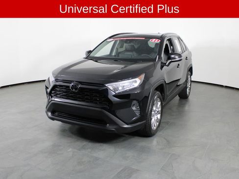 Used 2021 Toyota RAV4 XLE Premium image 2