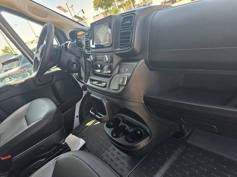 Used 2025 RAM ProMaster 2500 w/ Convenience Group FWD image 22