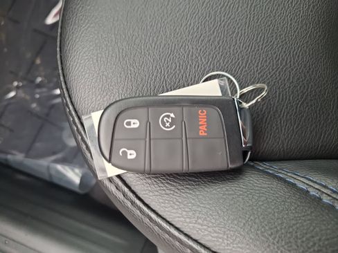 New 2026 Jeep Compass Latitude image 28