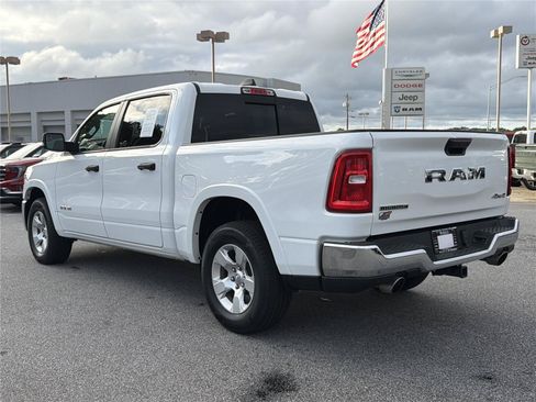 Used 2025 RAM 1500 Big Horn AWD/4WD image 7