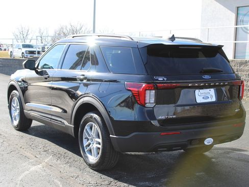 New 2026 Ford Explorer Active image 5