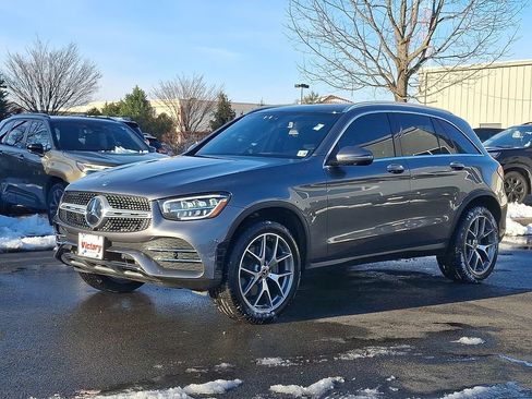 Used 2021 Mercedes-Benz GLC 300 4MATIC image 3