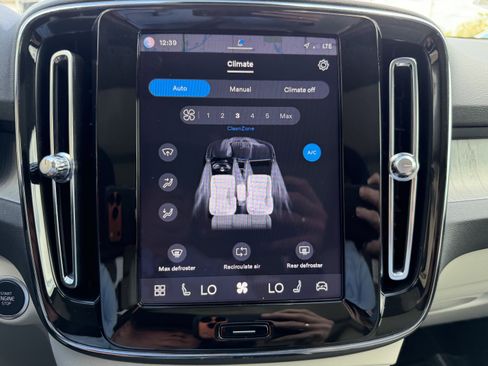 Certified 2023 Volvo XC40 B5 Plus w/ Protection Package image 24