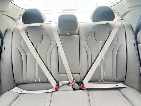 Used 2025 Hyundai Elantra SEL image 39