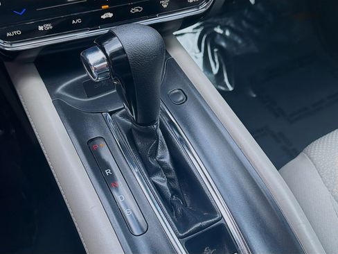 Used 2022 Honda HR-V EX image 15