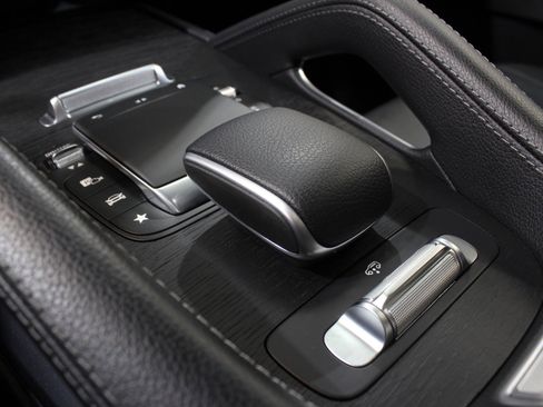 Used 2023 Mercedes-Benz GLS 450 4MATIC image 78