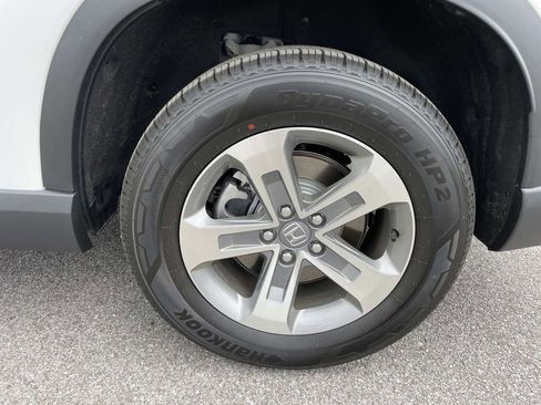 Used 2025 Honda Pilot EX-L image 10