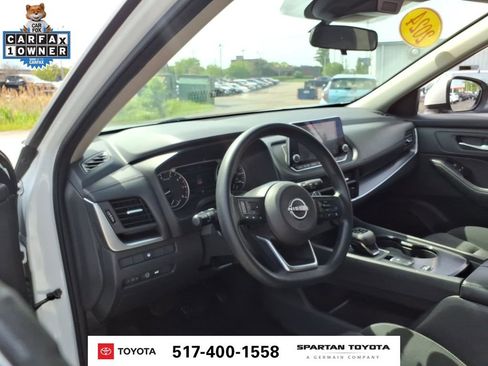 Used 2024 Nissan Rogue SV FWD image 22