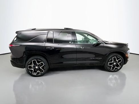 Used 2025 Chevrolet Traverse High Country w/ LPO, Floor Liner Package AWD/4WD image 9