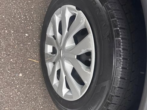 Used 2015 Nissan Rogue S image 14