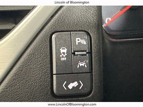 Used 2018 GMC Yukon SLT AWD/4WD image 43