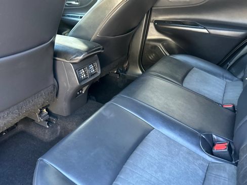 Certified 2021 Toyota Venza XLE AWD/4WD image 12