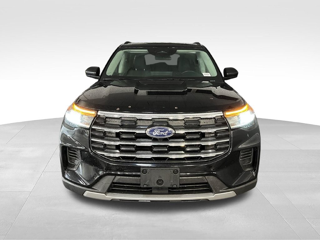 Used 2025 Ford Explorer Active RWD image 4