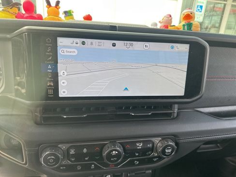 Used 2025 Jeep Wrangler Unlimited Rubicon image 8