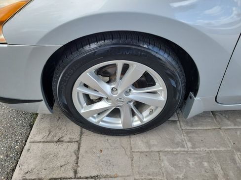 Used 2015 Nissan Altima 2.5 SL w/ Technology Package FWD image 5