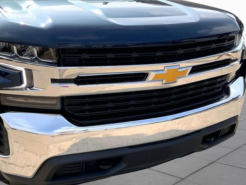Used 2021 Chevrolet Silverado 1500 LT AWD/4WD image 29