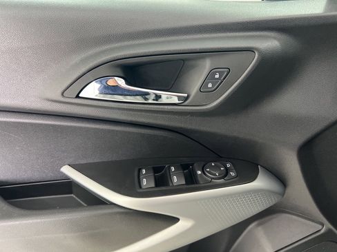 Used 2025 Chevrolet Trax LS image 19