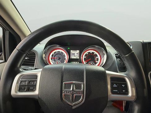 Used 2016 Dodge Grand Caravan SXT w/ Rear Park Assist Package image 30