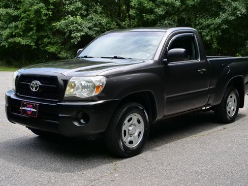 Used 2011 Toyota Tacoma 2WD Regular Cab image 6