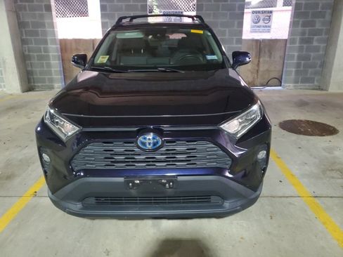 Used 2019 Toyota RAV4 XLE w/ Convenience Package AWD/4WD image 4