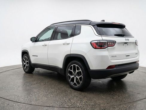 Used 2025 Jeep Compass Limited image 6