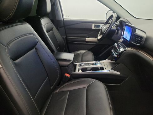 Used 2021 Ford Explorer Limited w/ Equipment Group 301A AWD/4WD image 21