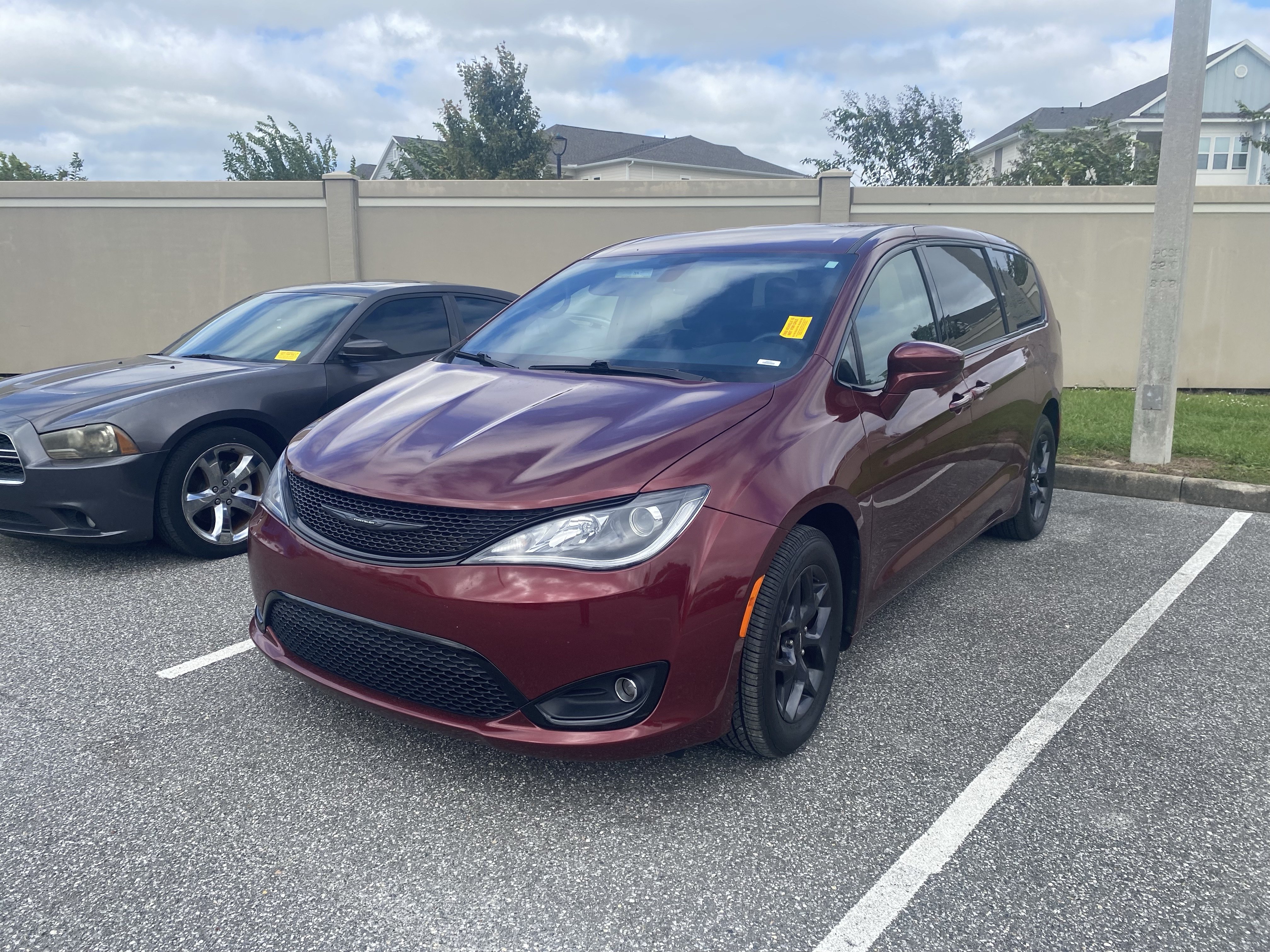 Used 2020 Chrysler Pacifica Touring FWD image 6