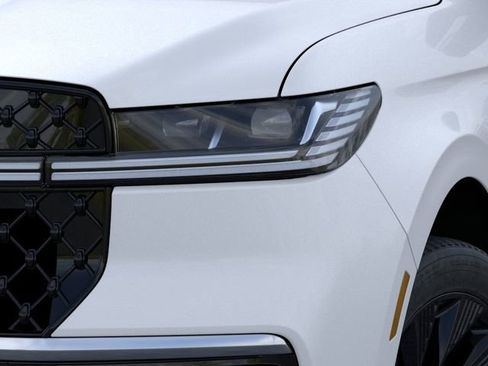 New 2026 Lincoln Navigator Reserve w/ Jet Appearance Package image 18