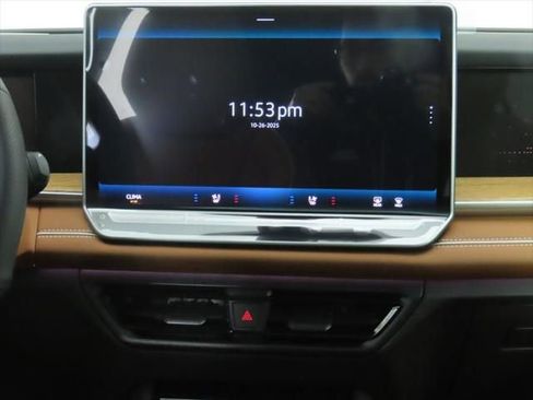 New 2026 Volkswagen Tiguan SEL R-Line image 14