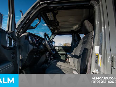 Used 2022 Jeep Wrangler Unlimited Sahara w/ Dual Top Group AWD/4WD image 12