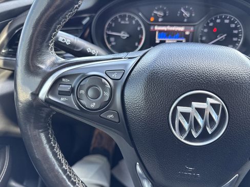 Used 2018 Buick Regal Preferred image 28