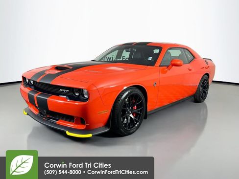 Used 2016 Dodge Challenger SRT Hellcat RWD image 5