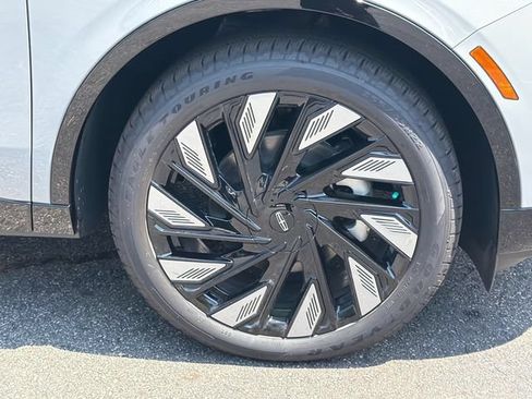 New 2026 Lincoln Nautilus Reserve AWD/4WD image 13