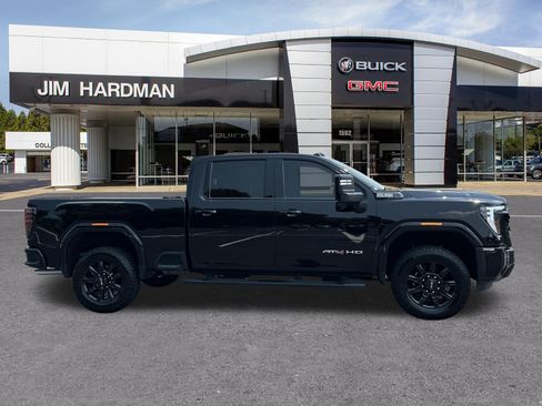 Used 2024 GMC Sierra 2500 AT4 w/ Technology Package AWD/4WD image 8