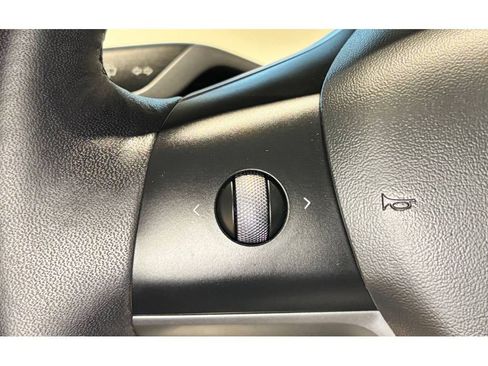 Used 2022 Tesla Model Y Performance image 26