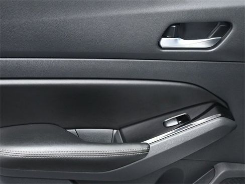 Used 2022 Nissan Altima 2.5 SV w/ SV Premium Package image 13