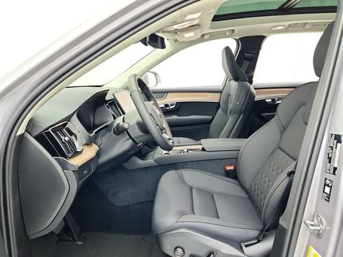 New 2026 Volvo XC90 B5 Core image 17
