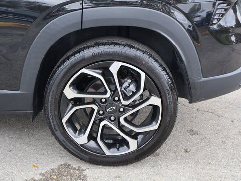 Used 2024 Chevrolet Trax RS w/ Sunroof Package FWD image 24