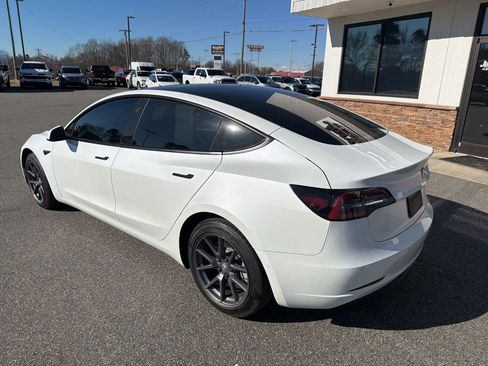 Used 2022 Tesla Model 3 image 5