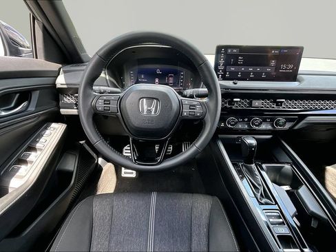 Used 2023 Honda Accord Sport image 9
