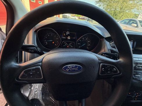 Used 2018 Ford Focus S FWD image 22