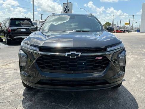 Used 2024 Chevrolet Trax RS w/ Sunroof Package FWD image 8