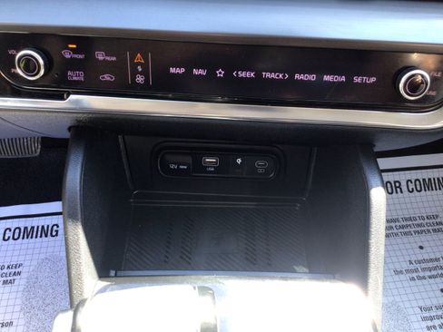 Used 2023 Kia Sportage EX AWD/4WD image 19