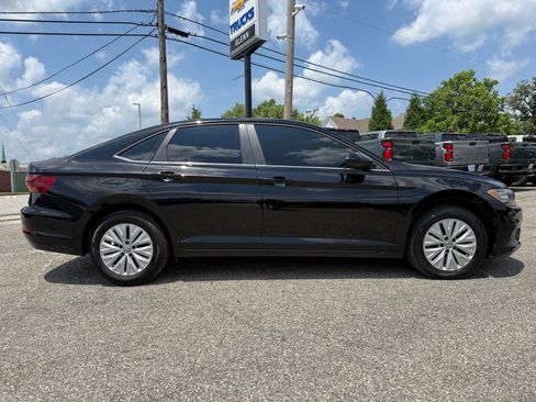 Used 2019 Volkswagen Jetta S w/ Driver Assistance Package FWD image 9